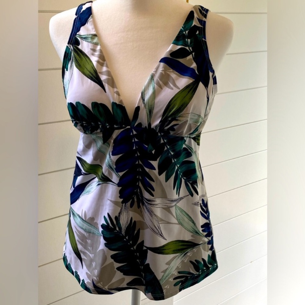 Christina V-Neck Strappy Tankini with molded cups size 10 Tropical Foliage Beach